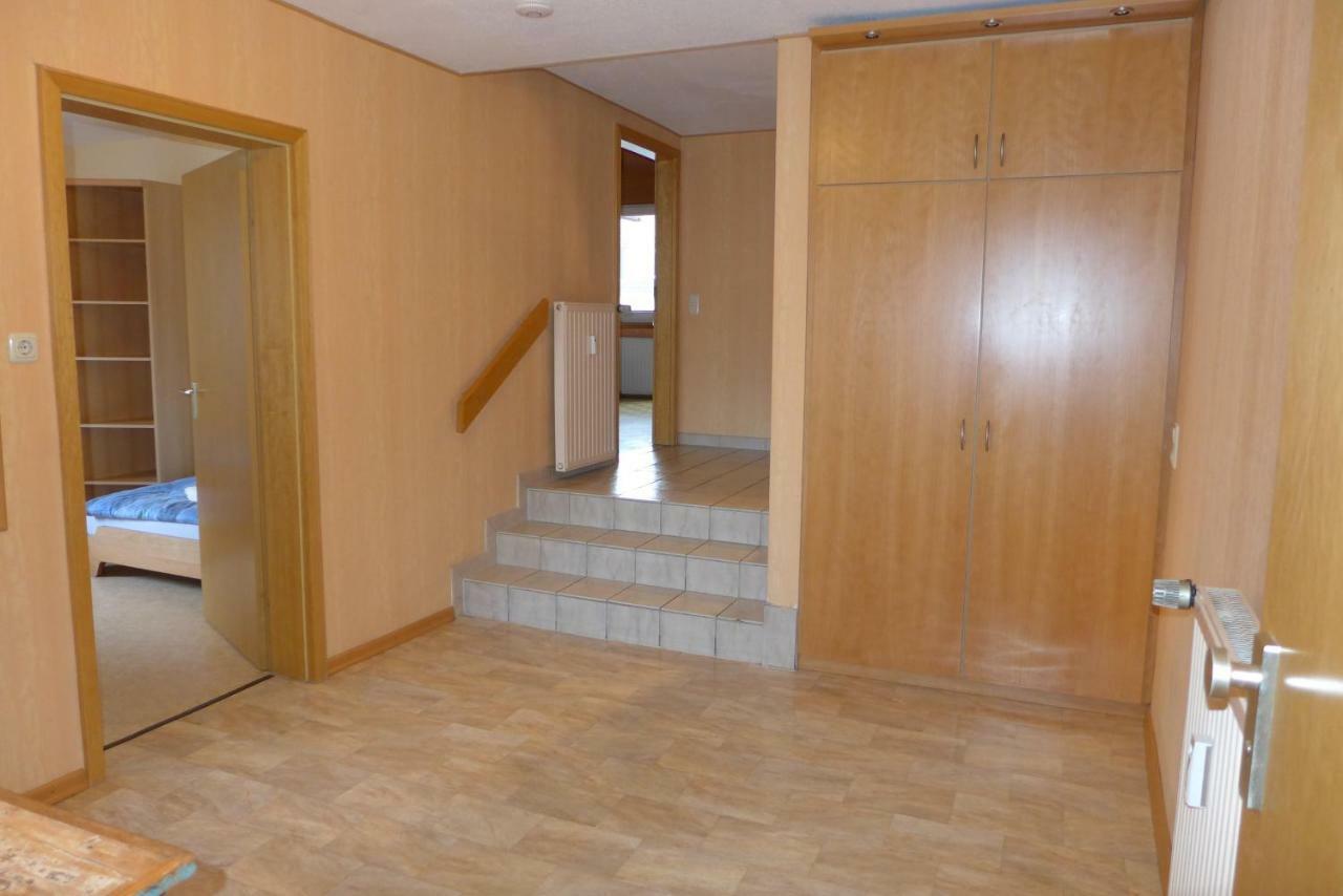 Messe Cgn/Dus Grossraeumige Wohnung In Guter Verkehrslage Leverkusen Exterior foto