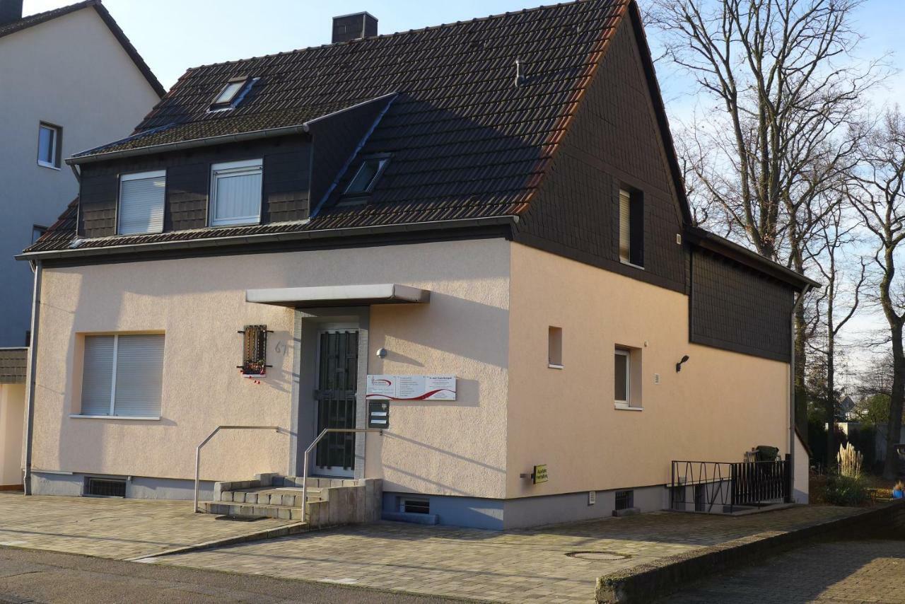 Messe Cgn/Dus Grossraeumige Wohnung In Guter Verkehrslage Leverkusen Exterior foto