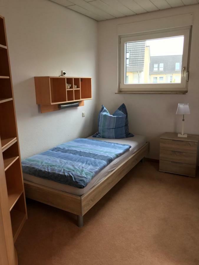 Messe Cgn/Dus Grossraeumige Wohnung In Guter Verkehrslage Leverkusen Exterior foto