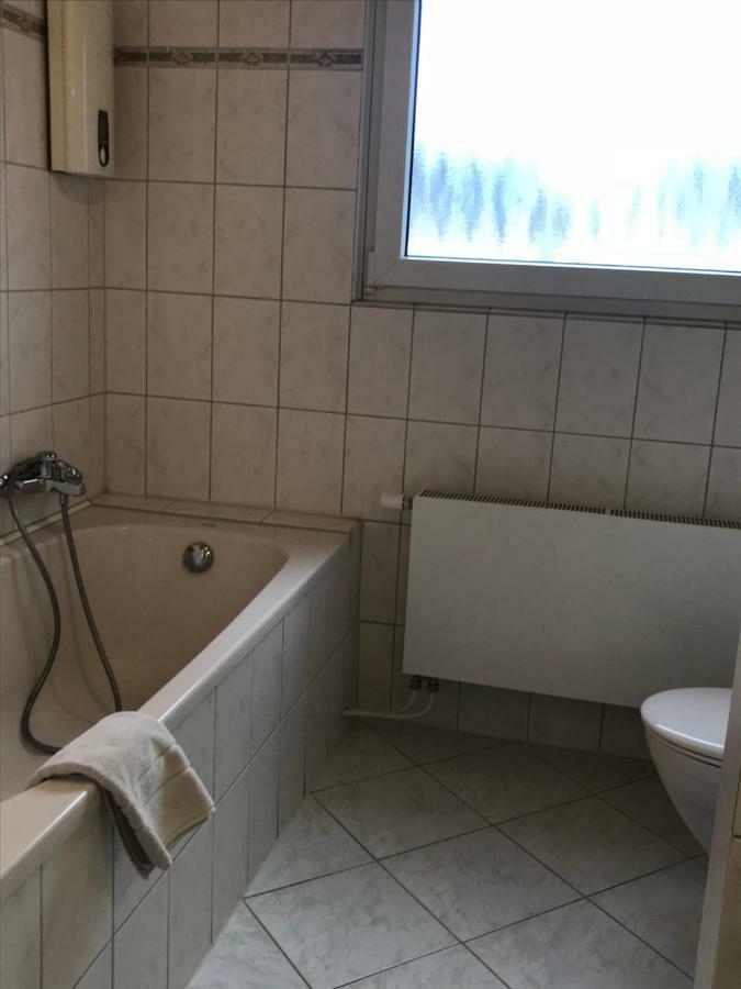 Messe Cgn/Dus Grossraeumige Wohnung In Guter Verkehrslage Leverkusen Exterior foto